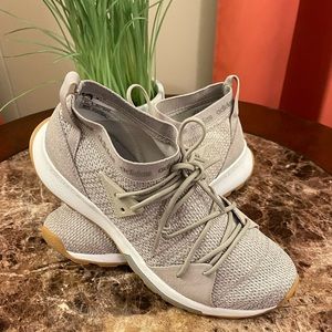 Adidas Women's QUESA Running Shoes CLEAR BROWN - Size 5.5 EXCELLENT